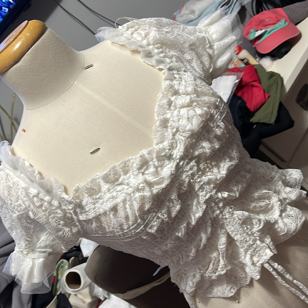 White Top - Picture 2 of 2